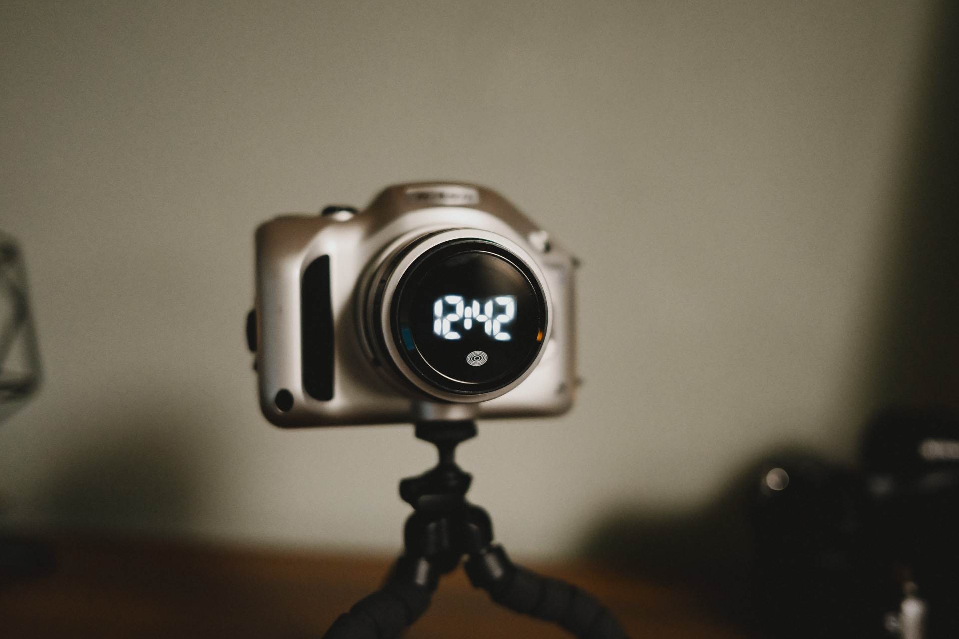 Nikon digitalni sat