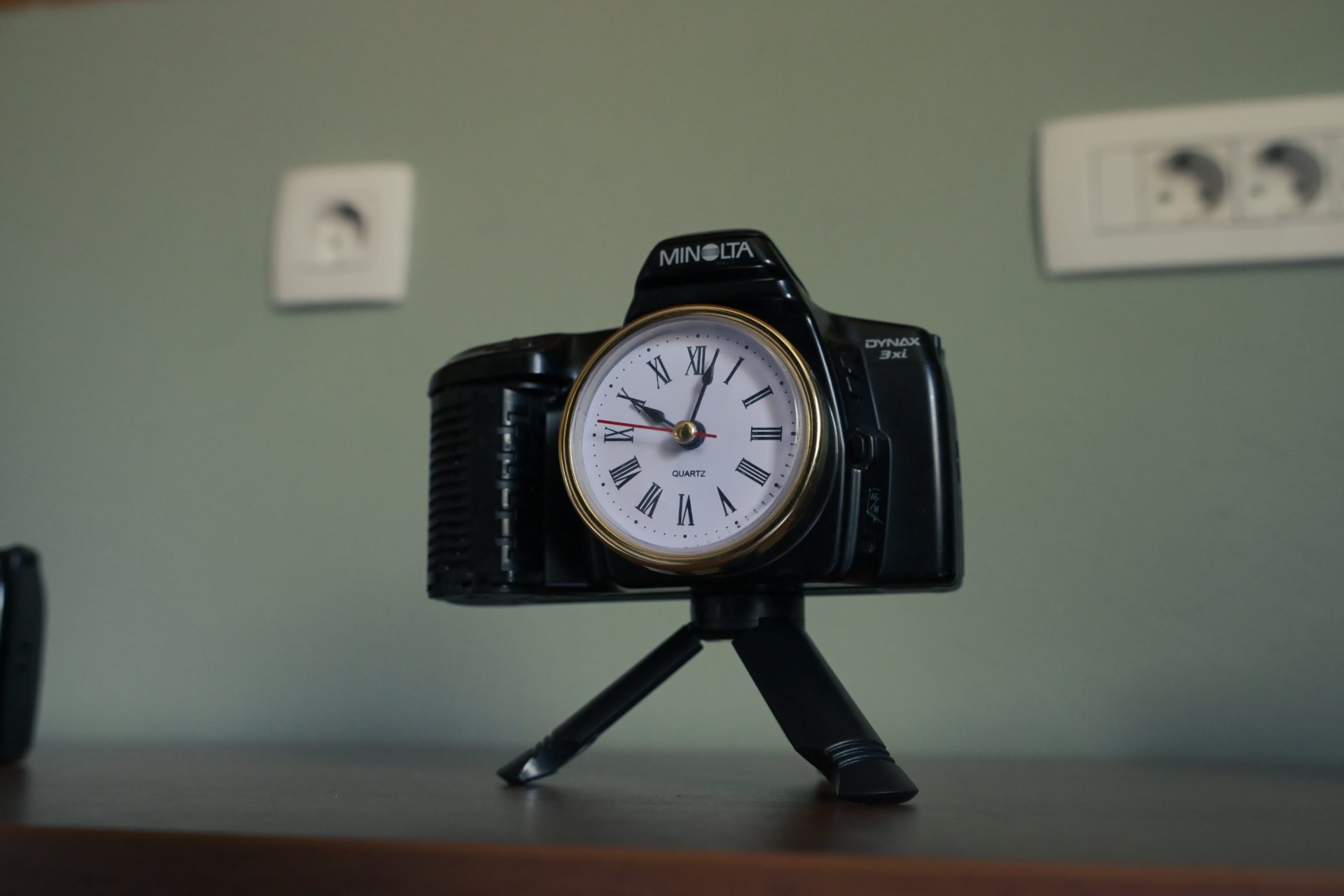 Minolta sat sa rimskim brojevima